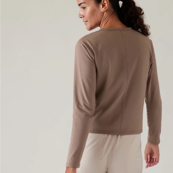 NWT Athleta Essential Top - Medium Pyrite - Picture 4 of 4